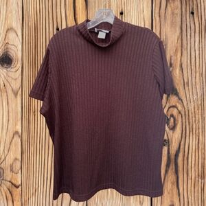 S) Apparenza Ribbed Mock Neck Top in Deep Burgundy